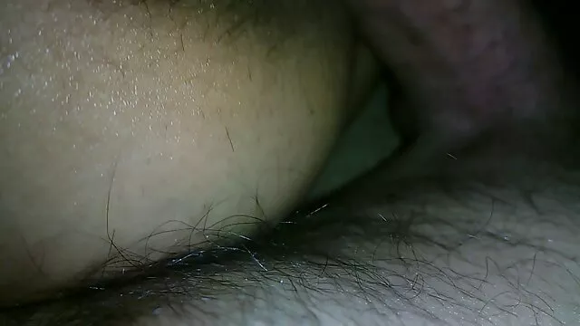 Porno không đăng ký  Hai người bạn tặng séc tình cảm một người đàn ông cứng cáp bên hồ bơi