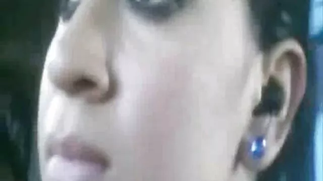 Porno không đăng ký  Cô gái phim séc vi deo tóc vàng quyết định trêu chọc các tù nhân và nhận từ họ trong tất cả các lỗ
