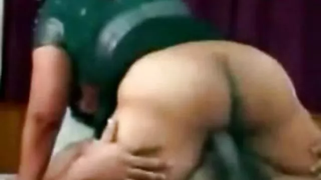 Porno không đăng ký  Thủ dâm của một cô phim séc trực tuyến gái Ukraine xinh đẹp với những tia sữa lớn
