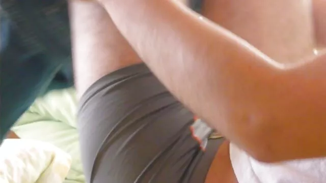 Porno không đăng ký  Hai người bạn đeo mặt nạ fucked một phim séc duc brunette