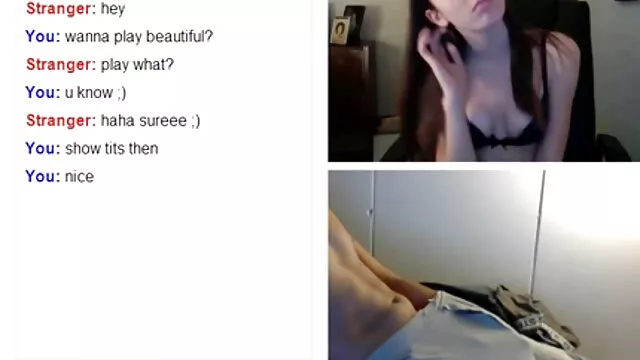 Porno không đăng ký  Một người đàn ông trong một giấc mơ phom séc fuck một cô gái tóc vàng trong các văn phòng trên bàn