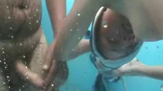 Porno không đăng ký  Bữa tiệc nhóm lớn trong phim séc gái già hộp đêm