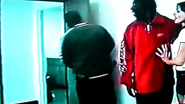 Porno không đăng ký  Busty emo cô gái trong vớ giật off sem phim séc cô ấy âm đạo với một giả