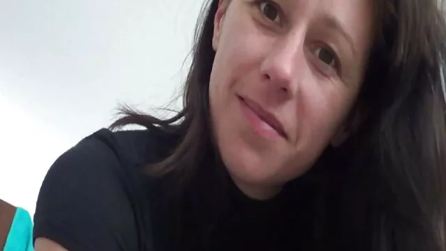 Porno không đăng ký  Một người mẫu trong màu hồng đồ lót được một tình dục đồ chơi phim séc hen tai ngoài cô ấy đít và được fucked trong các đít