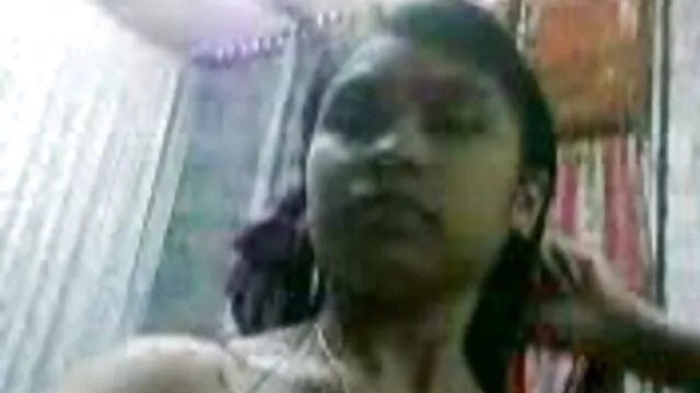 Porno không đăng ký  Nga cô gái liếm pussies và cho một thổi kèn sau một bữa tiệc say video phim séc rượu