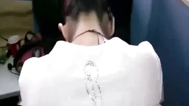 Porno không đăng ký  Fucked tình nhân của mình trong phòng séc tình cảm sau trên bàn