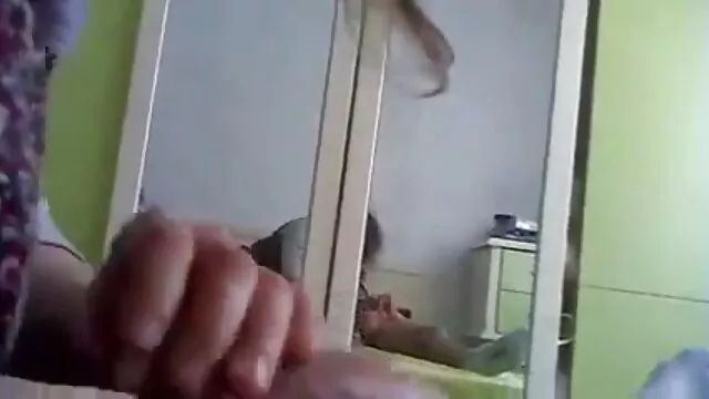 Porno không đăng ký  Busty người phụ nữ thủ thư chị với một reader phim séc hen tai
