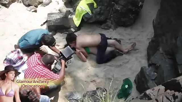 Porno không đăng ký  Ba người bạn bạo phim séc mới hành một người bạn ngủ gật trong danh sách