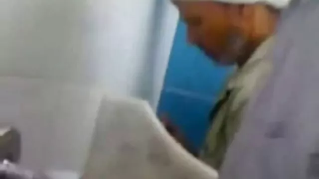 Porno không đăng ký  Rich man in pantaloons sem phim séc rips trinh trinh